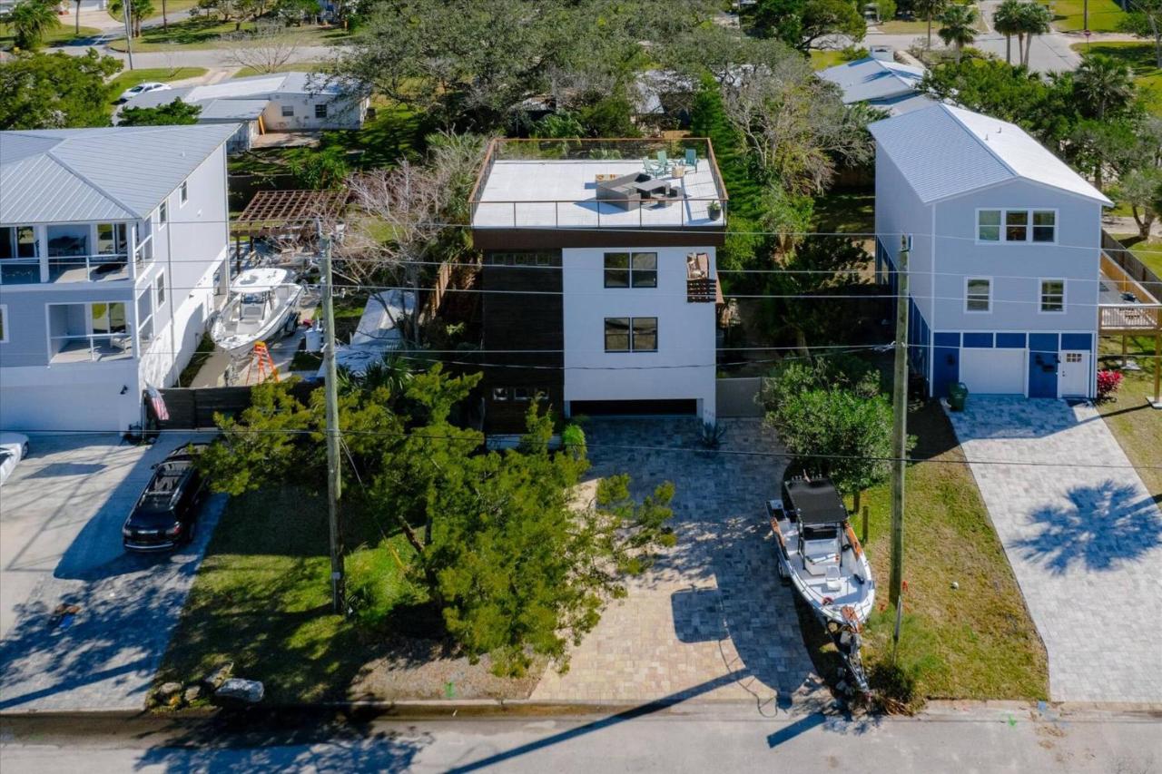 The Look-Out Private Rooftop 5 Minutes to the Beach & DownTown - Chambres d'hôtes Saint Augustine