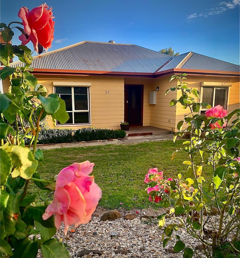 Rose Garden Retreat - B&B
