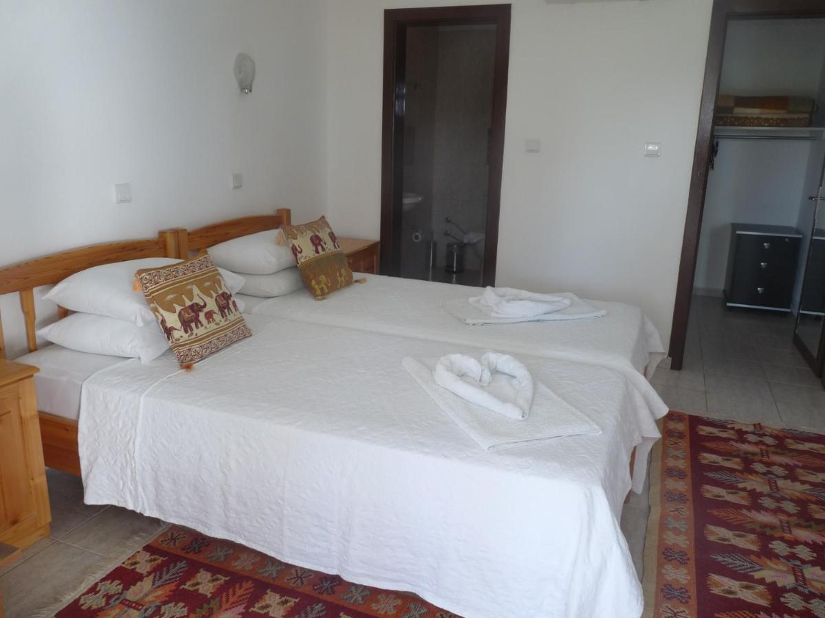 Standard Twin Room with Garden View
