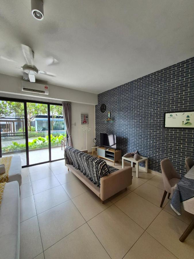 Pool access Midhills Family Studio - B&B