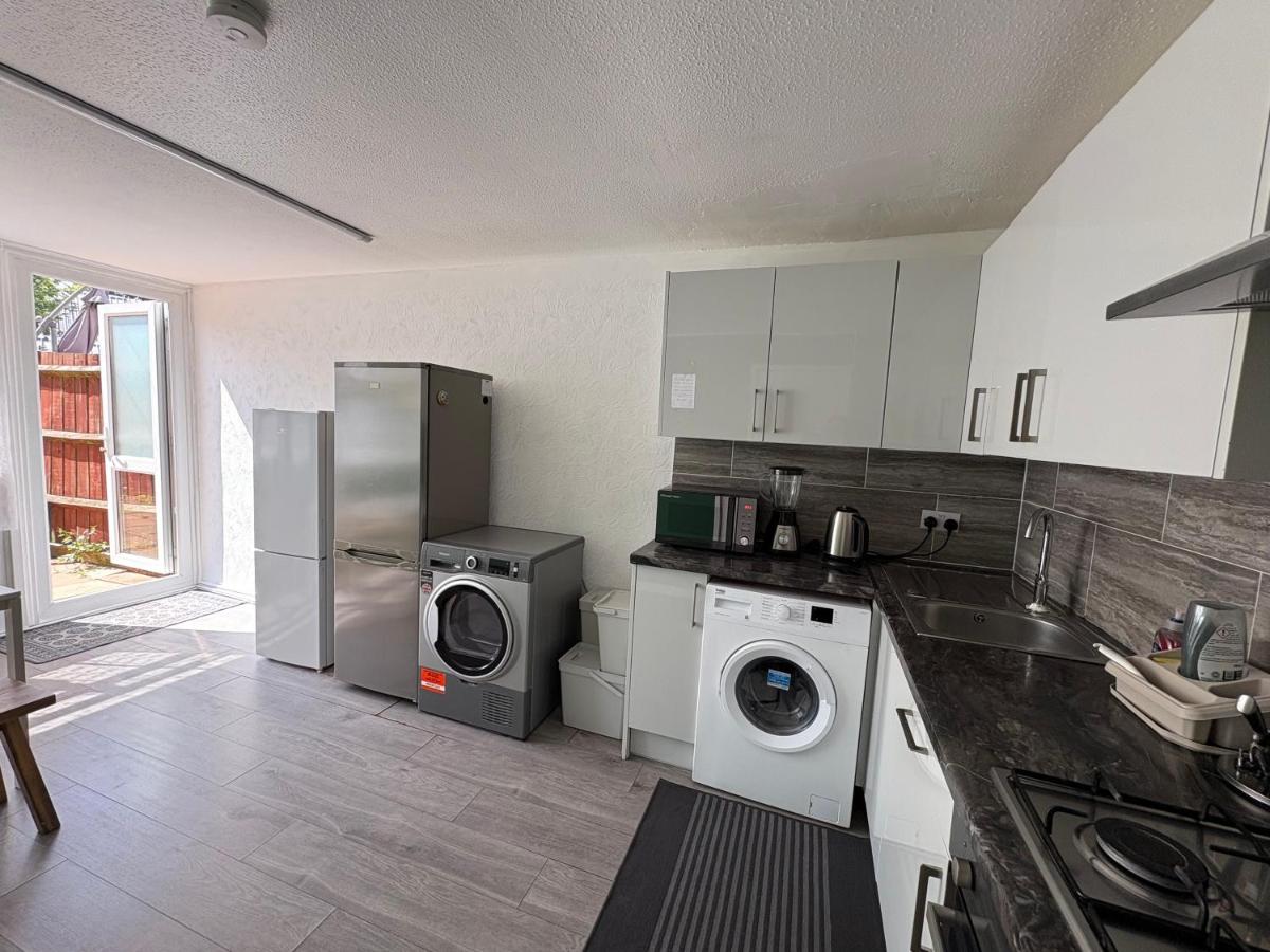 Private room in North London En-suite - B&B London