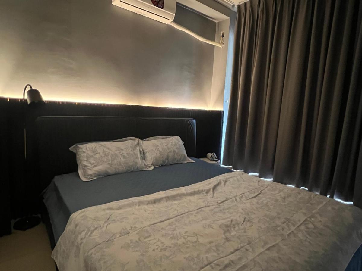 One-Bedroom Apartment with City View
