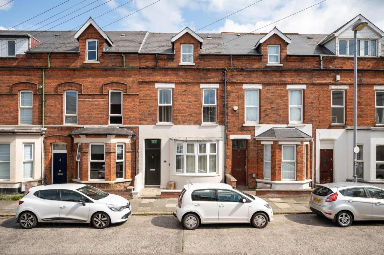 Luxurious 5 Bedroom Home near City Centre - B&B