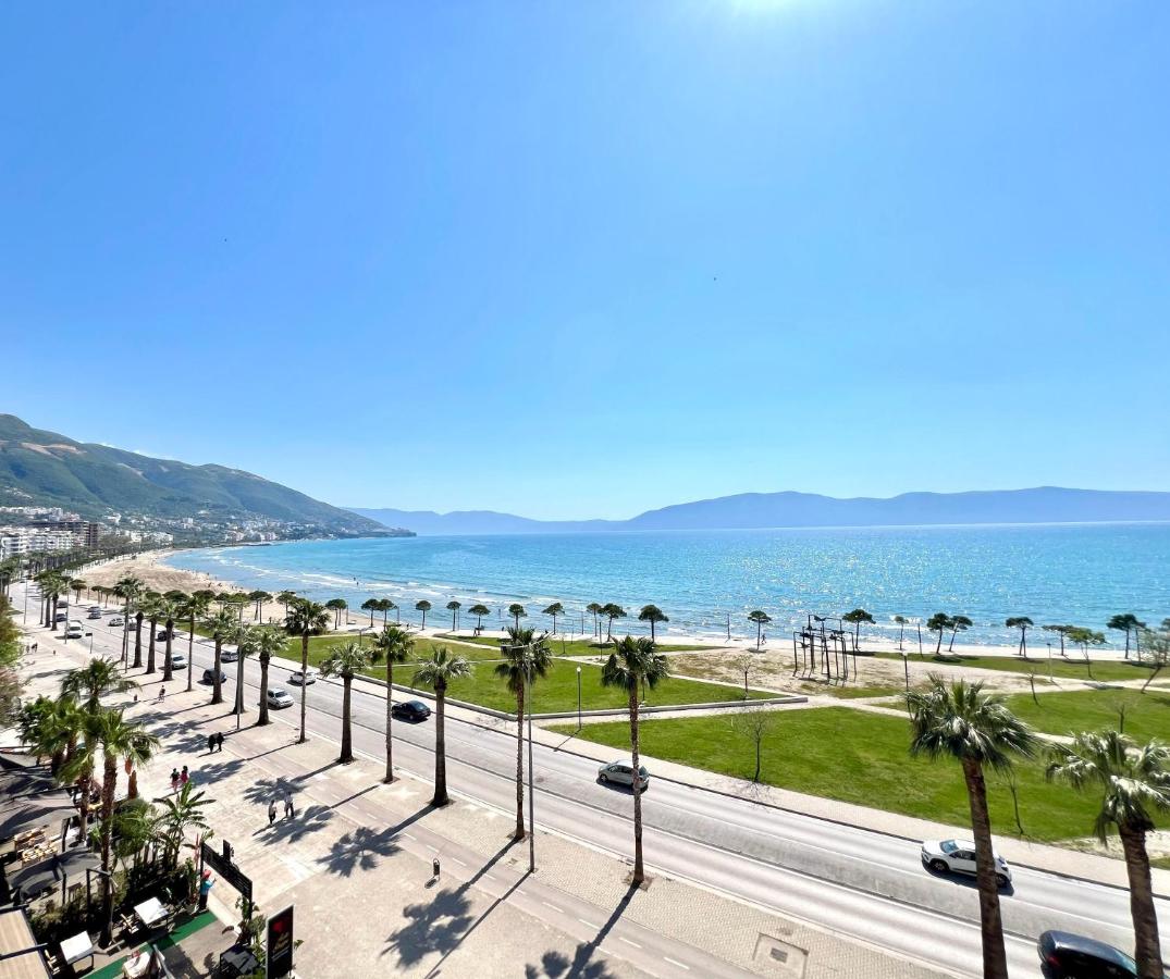 Blue Horizon Central Seaside Gem - Bed and Breakfast Vlorë