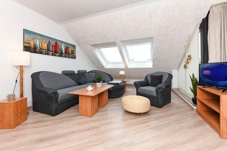 One-Bedroom Apartment with Balcony