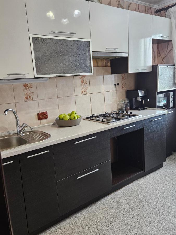 2к апартаменти на Космонавтів - B&B