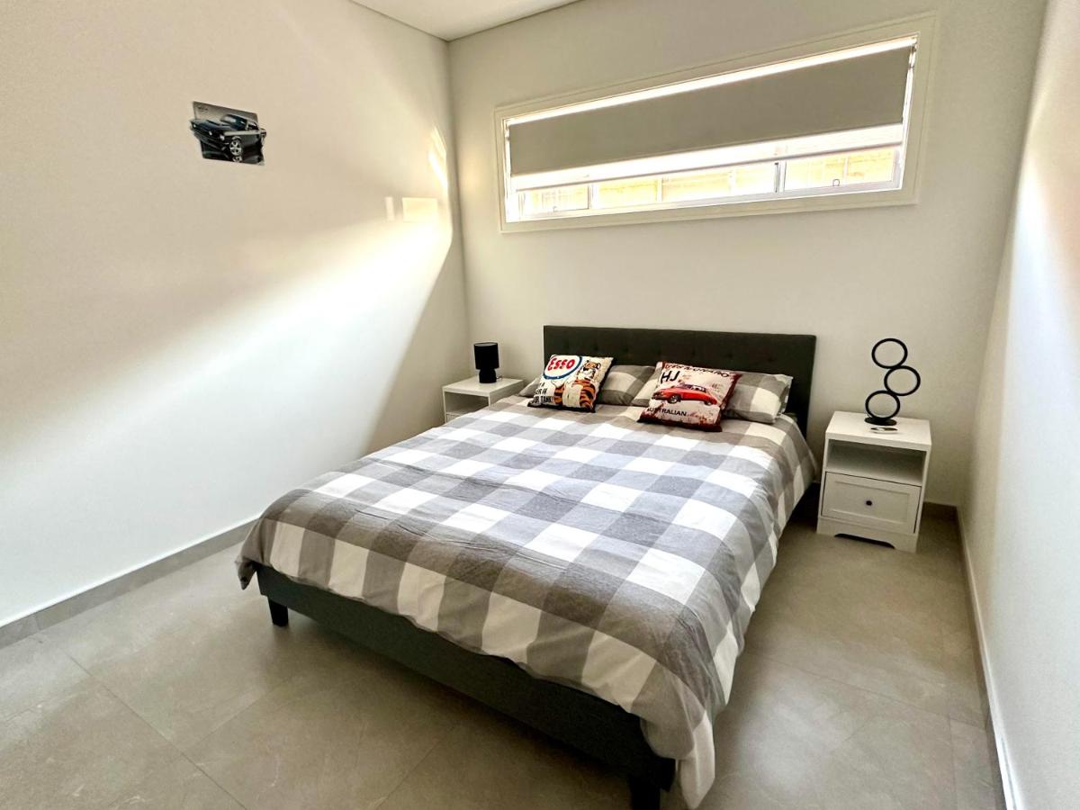 Queen bedroom in luxurious house - B&B Guildford