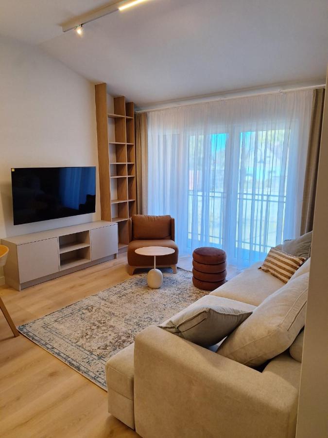 Apartament Pałacowe Stajnie Trzęsacz - B&B