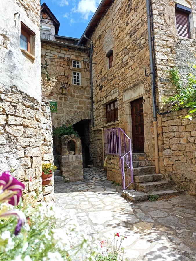 Le Gîte Latour Milieu - B&B