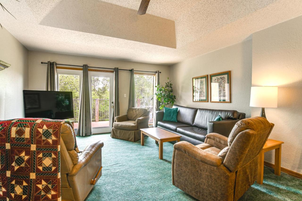 Cozy Branson Townhome 1 Mi to Silver Dollar City! - Ferienwohnung