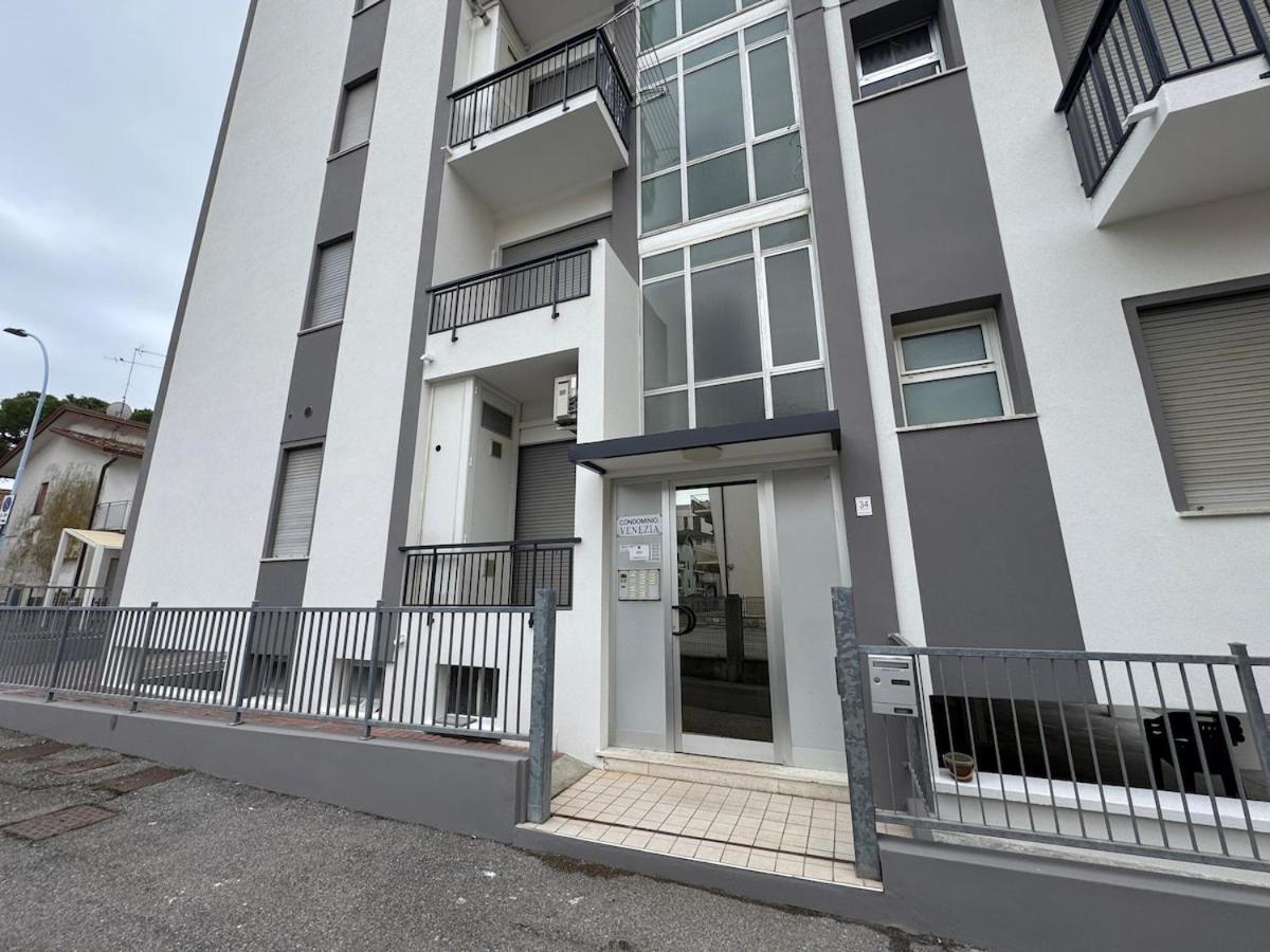 Beachfront apartment free park - Jesolo beach - B&B