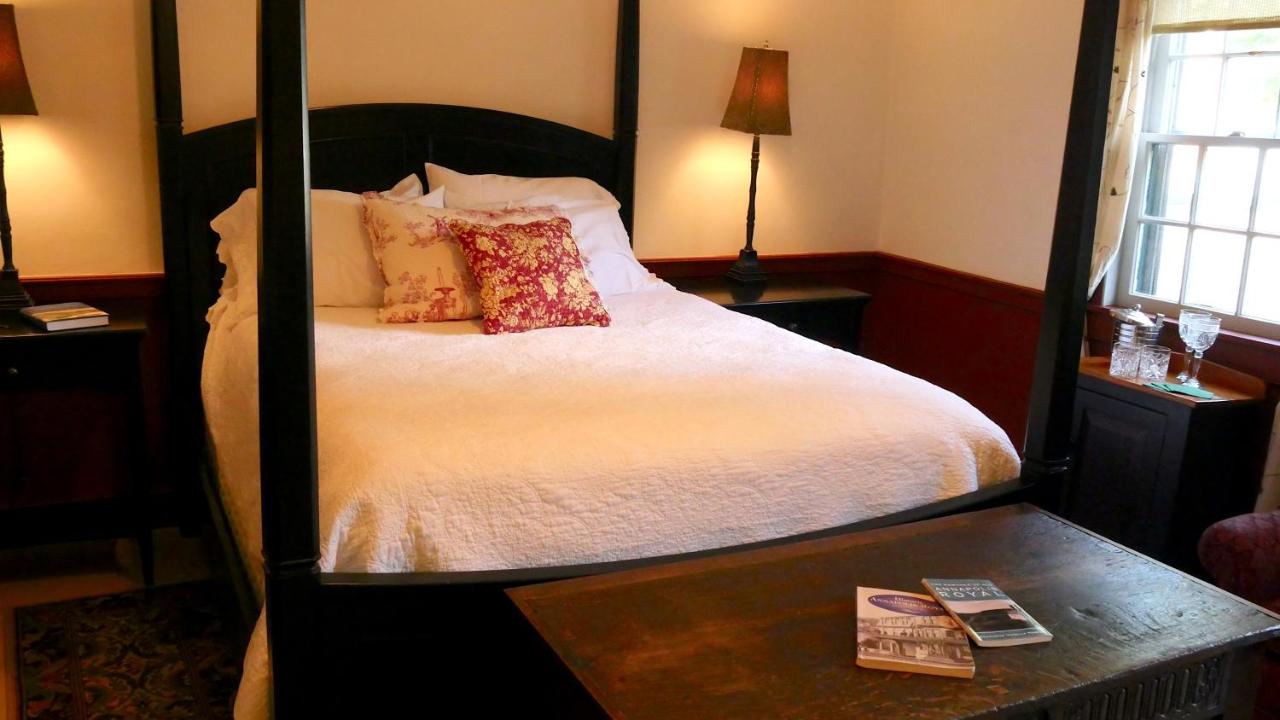 Chambre Lit Queen-Size - Vue sur Jardin
