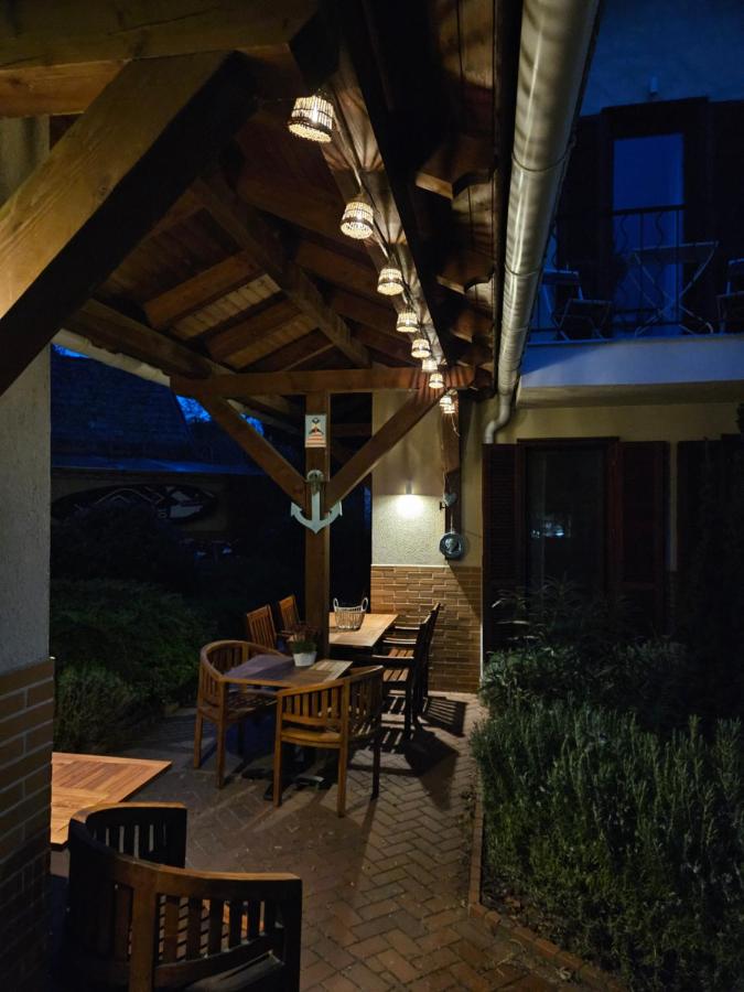 Hullám Villa B&B - Chambres d’hôtes