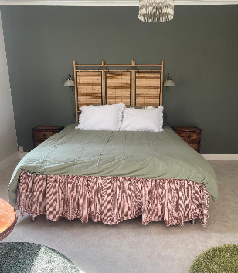 Deluxe Double Room (2 Adults + 1 Child)