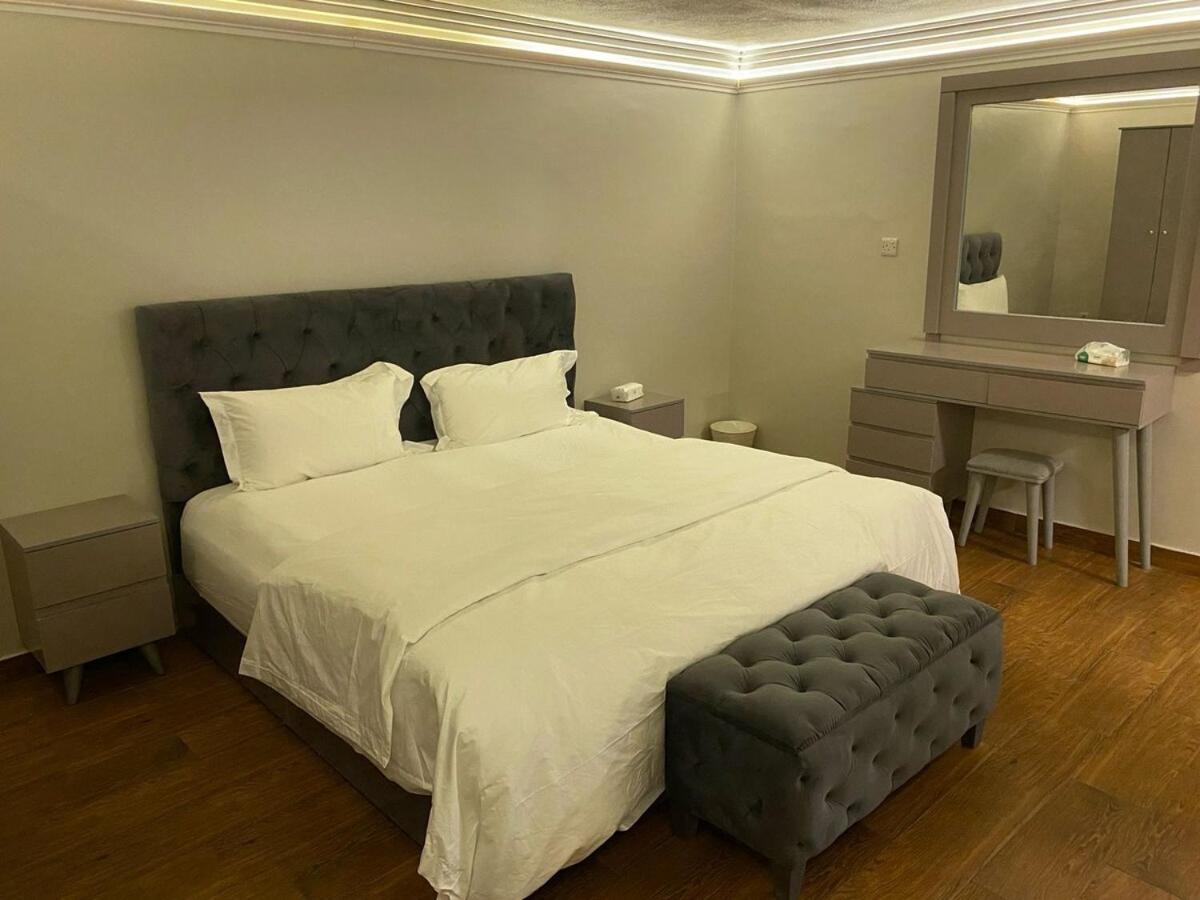 2 BDR Apartment, Self Check-in - B&B