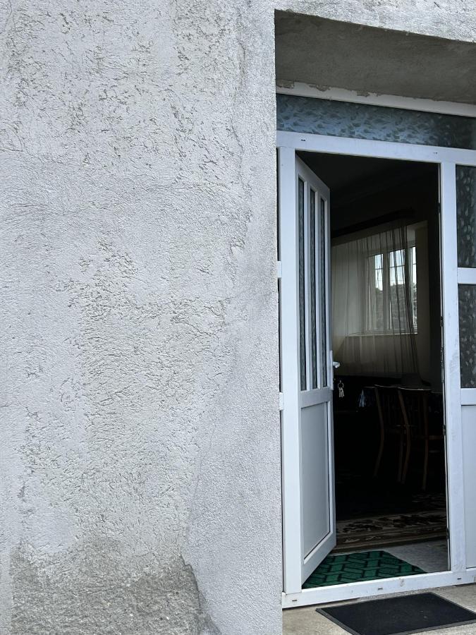 Entire one-bedroom apartment-studio - B&B