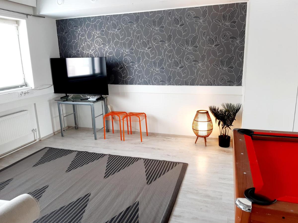 Upea Loft-asunto kattoikkunoilla Iittalassa junaradan vieressä - B&B