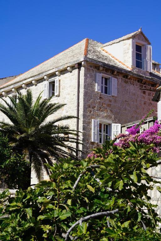 La Belle et la Bête - B&B Sutivan