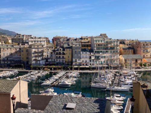 Bella vista - Ferienwohnung Bastia