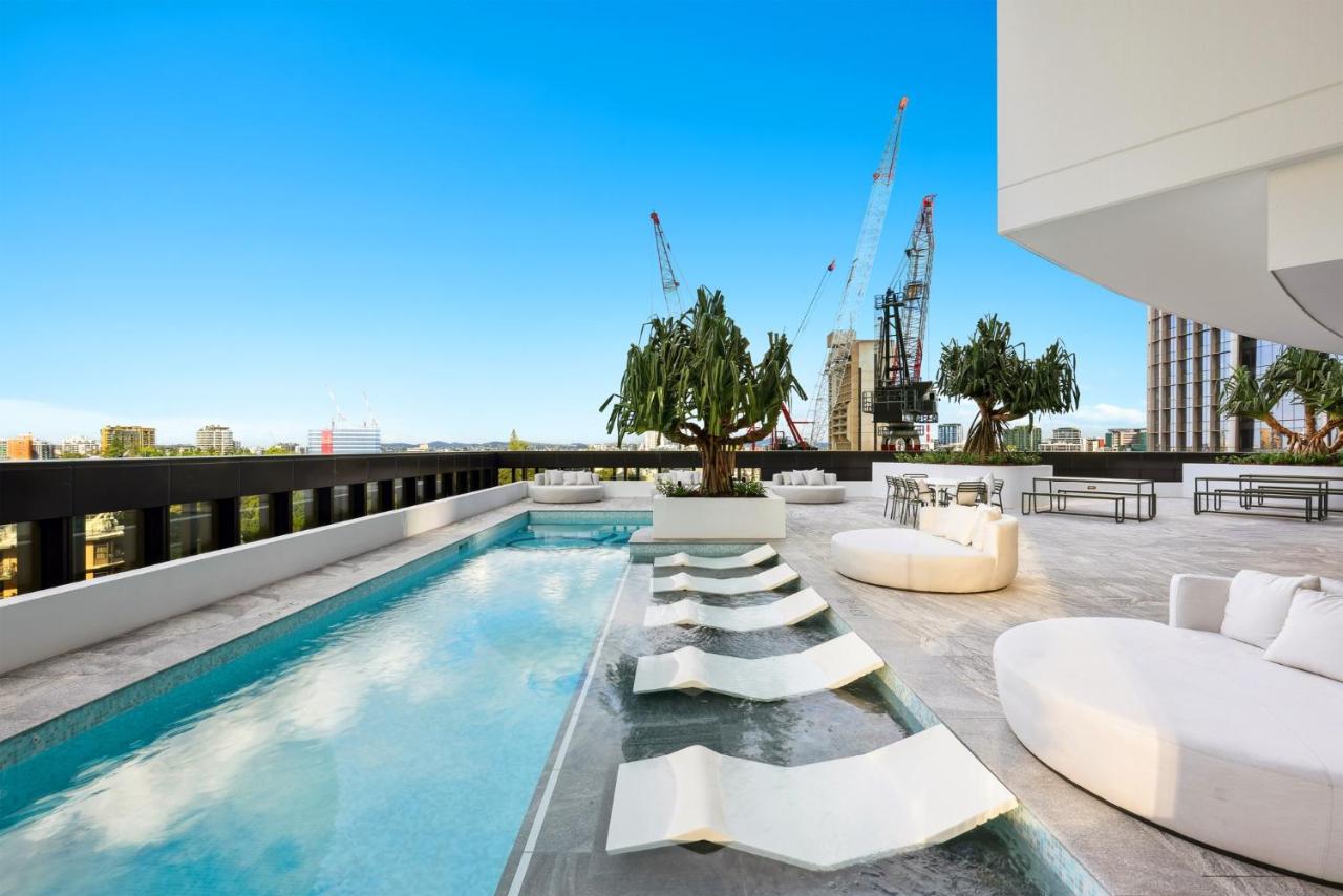 Brisbane 1BR with Pool, Spa, Sauna and Balcony - Bed and Breakfast Brisbane