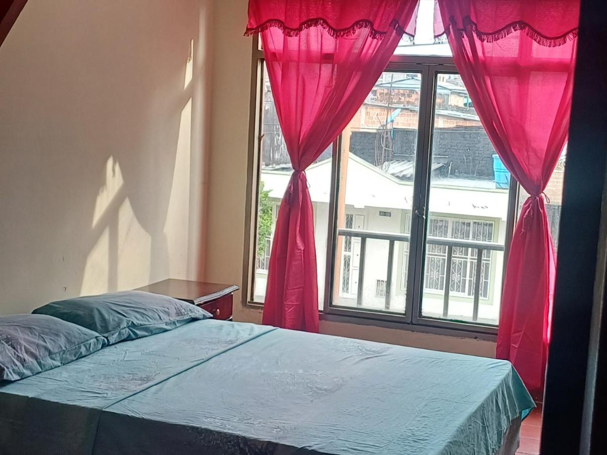 habitación doble con parqueadero - B&B Armenia