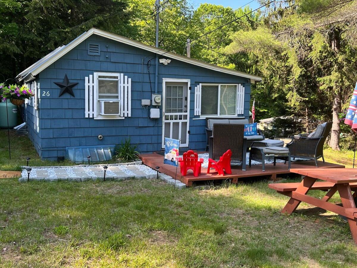Cozy cottage 2 miles to Weirs beach - B&B