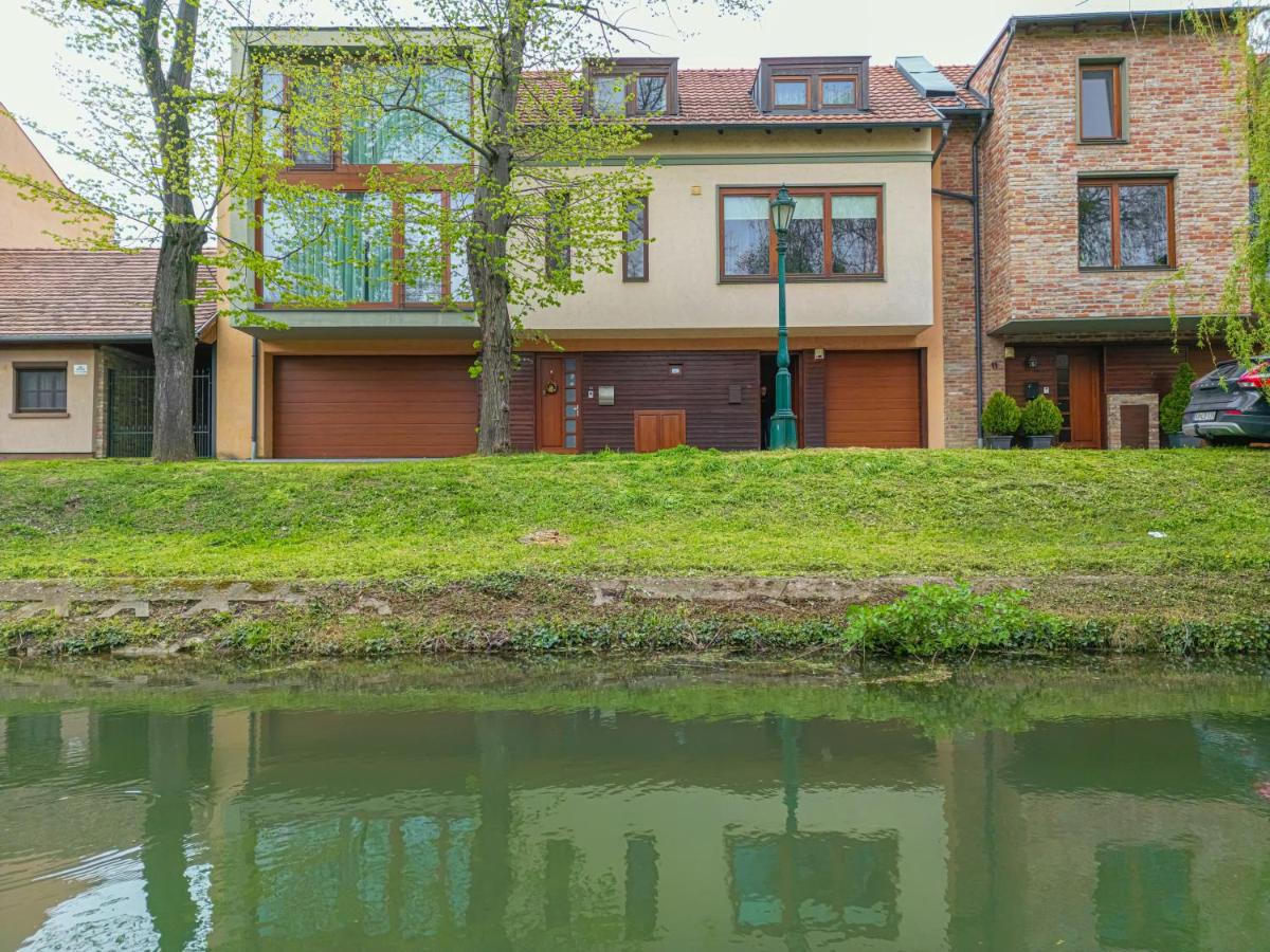 Komló Apartman - Gyula - Chambres d’hôtes