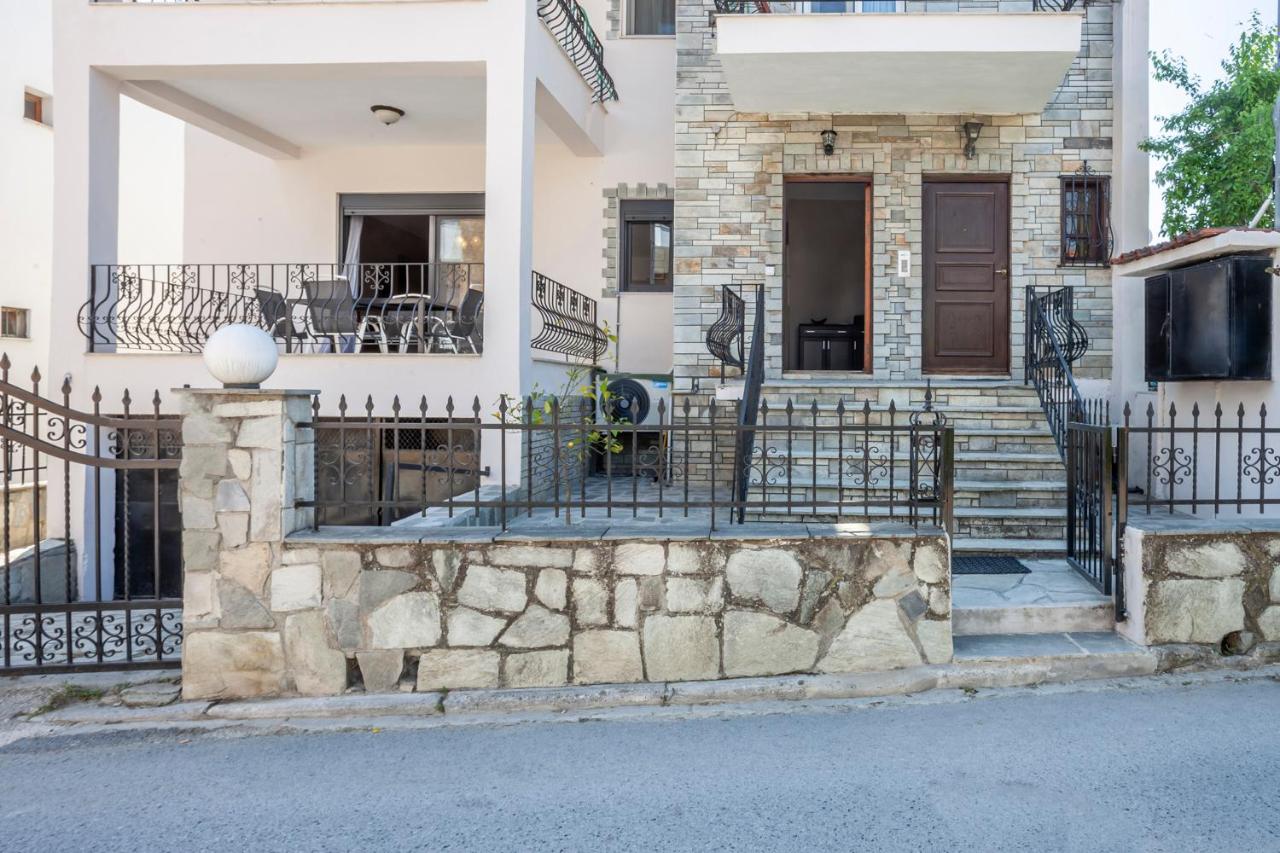 Old Square House - Ferienwohnung Pefkochori