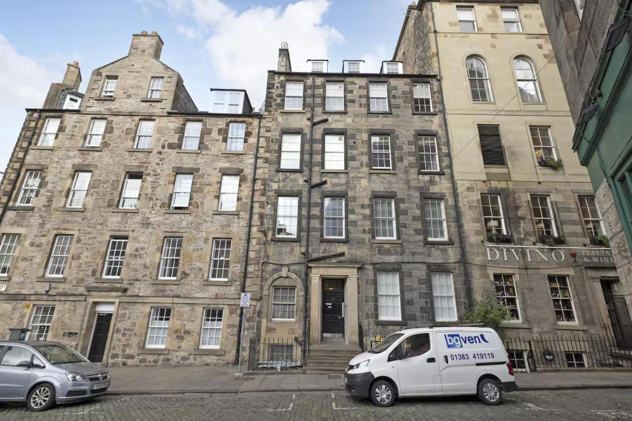JOIVY 3 bed flat in Old town, close to Grassmarket - B&B Edinburgh