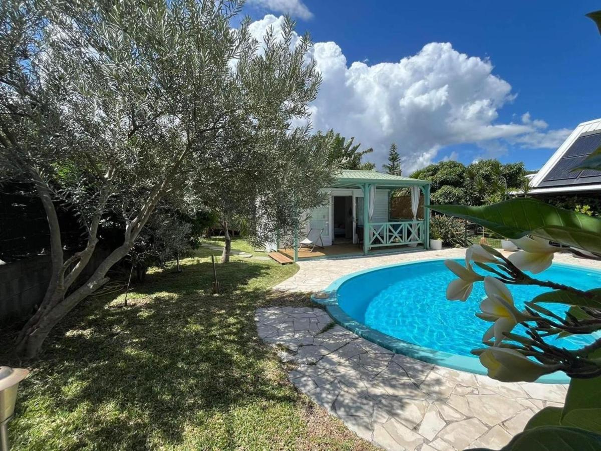 LaKaz Daniel - Bungalow avec piscine - Chambres d’hôtes Saint-Pierre