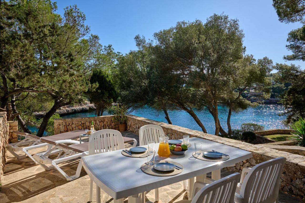 Sea frontline Apartment 'Charo' Pool and Wifi - B&B Santanyí