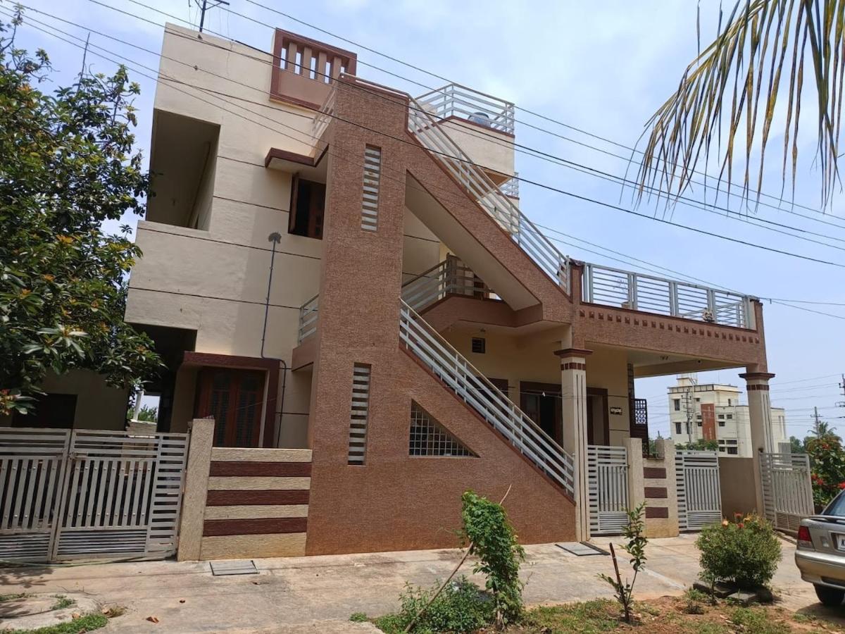Dwaraka Nature Home Stay - Ferienwohnung Mysuru