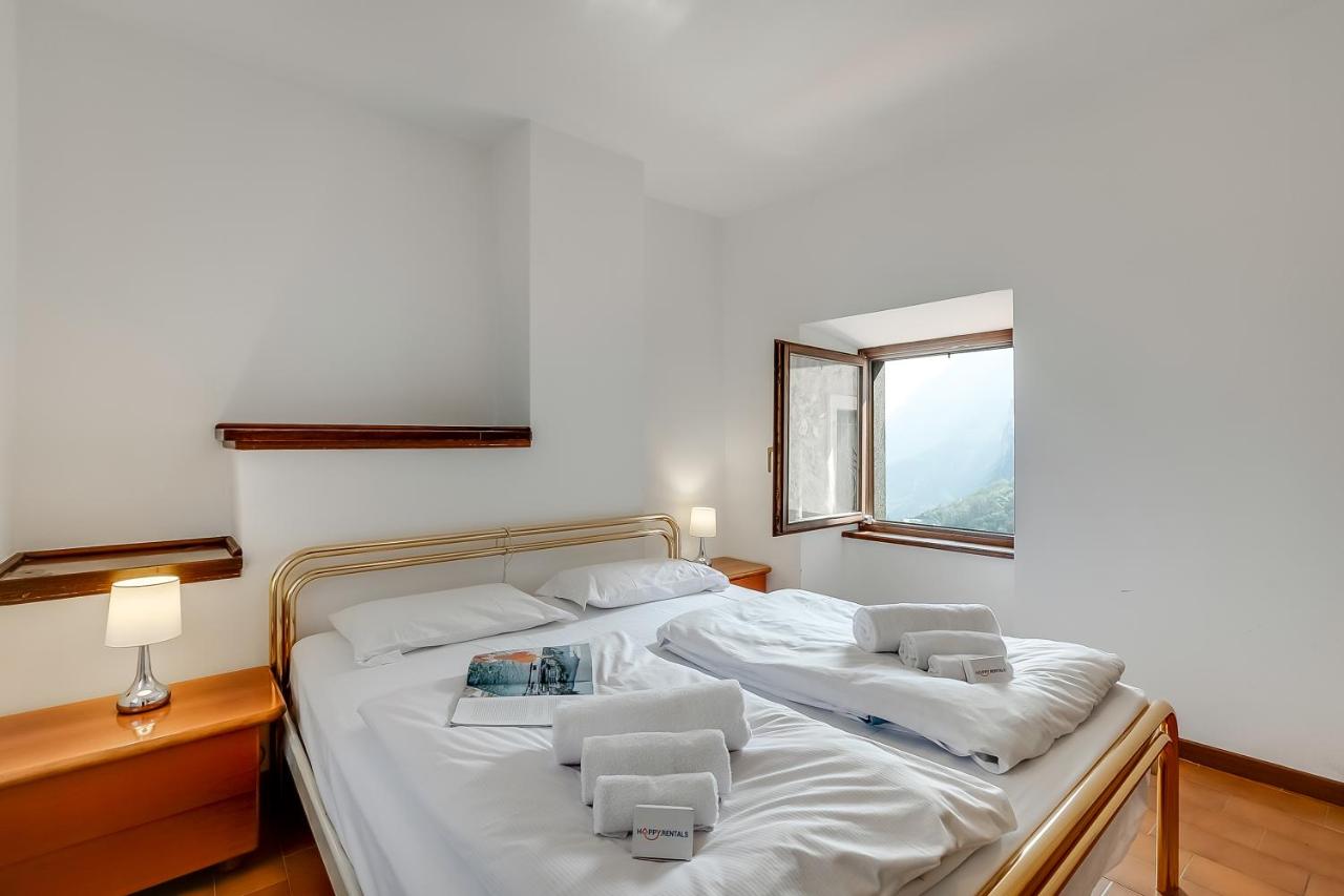 Appartement met 1 slaapkamer, balkon en uitzicht op de bergen.