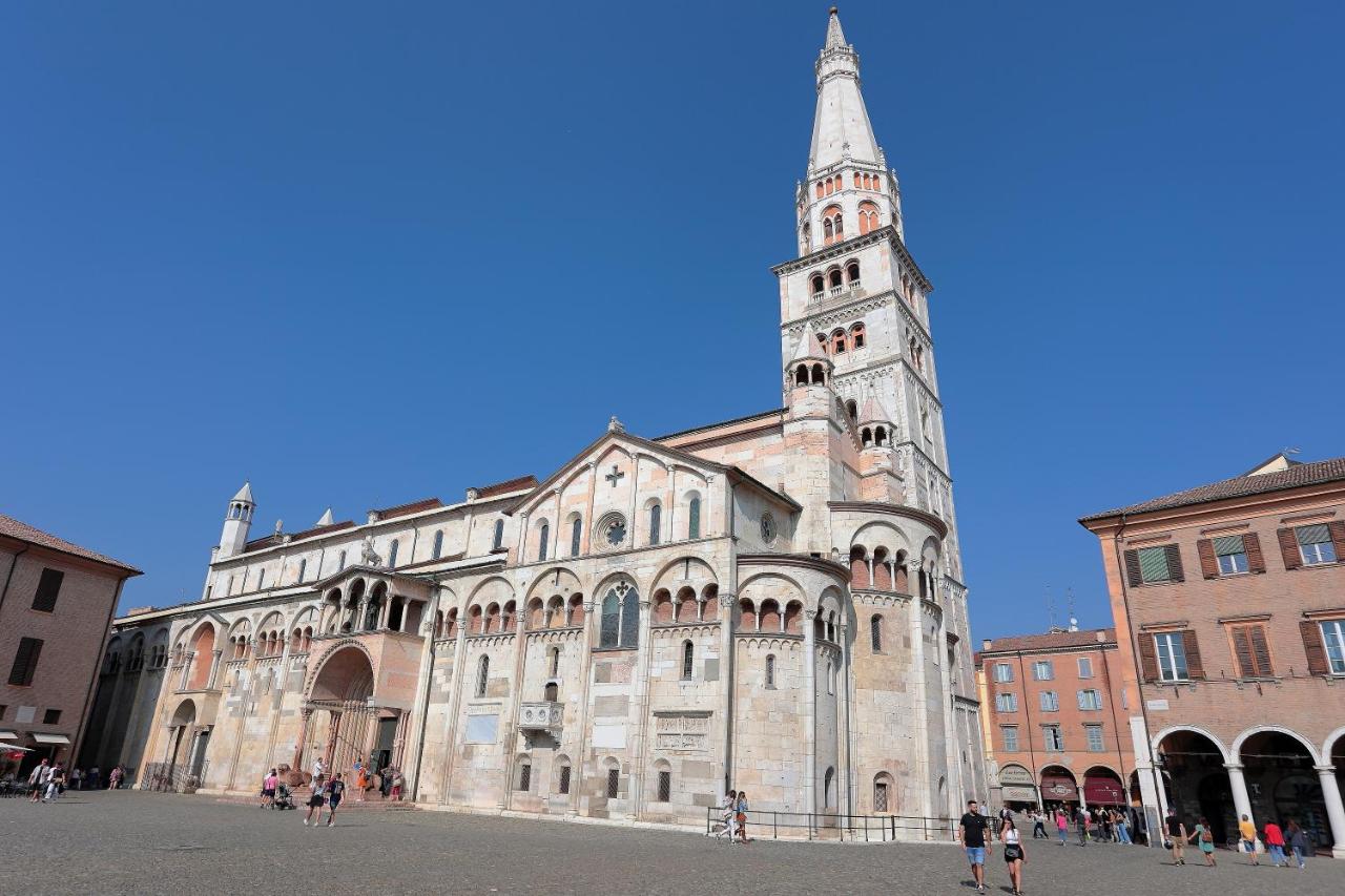Vicino al Centro e a Parcheggi Gratuiti - Affresco Strepitoso - Bed and Breakfast Modena
