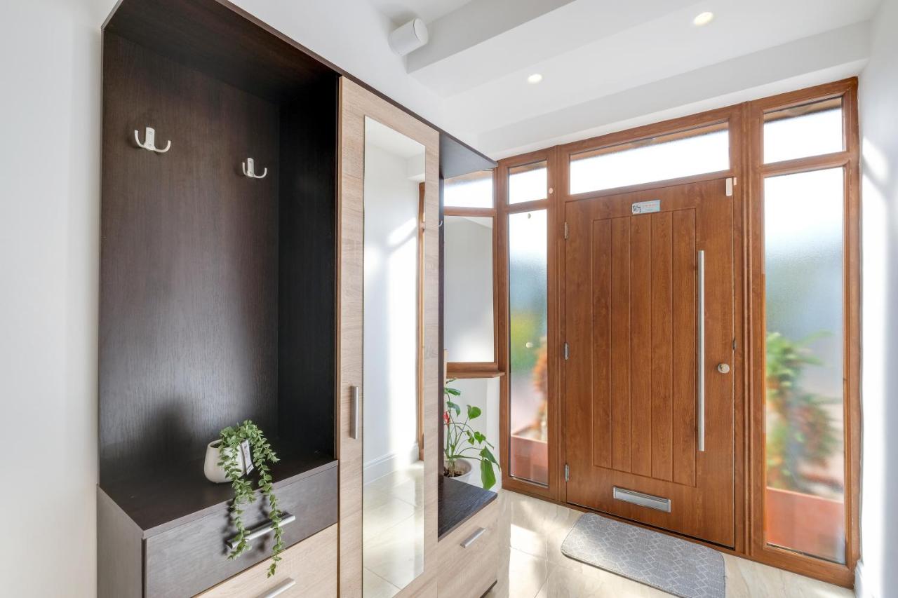 Spacious 3 bedroom, 3 bathroom house - Chambres d’hôtes