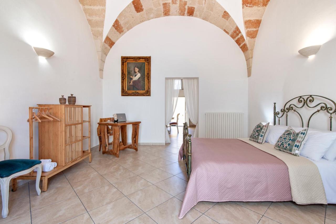 Domus Aviae - No ZTL - B&B Lecce