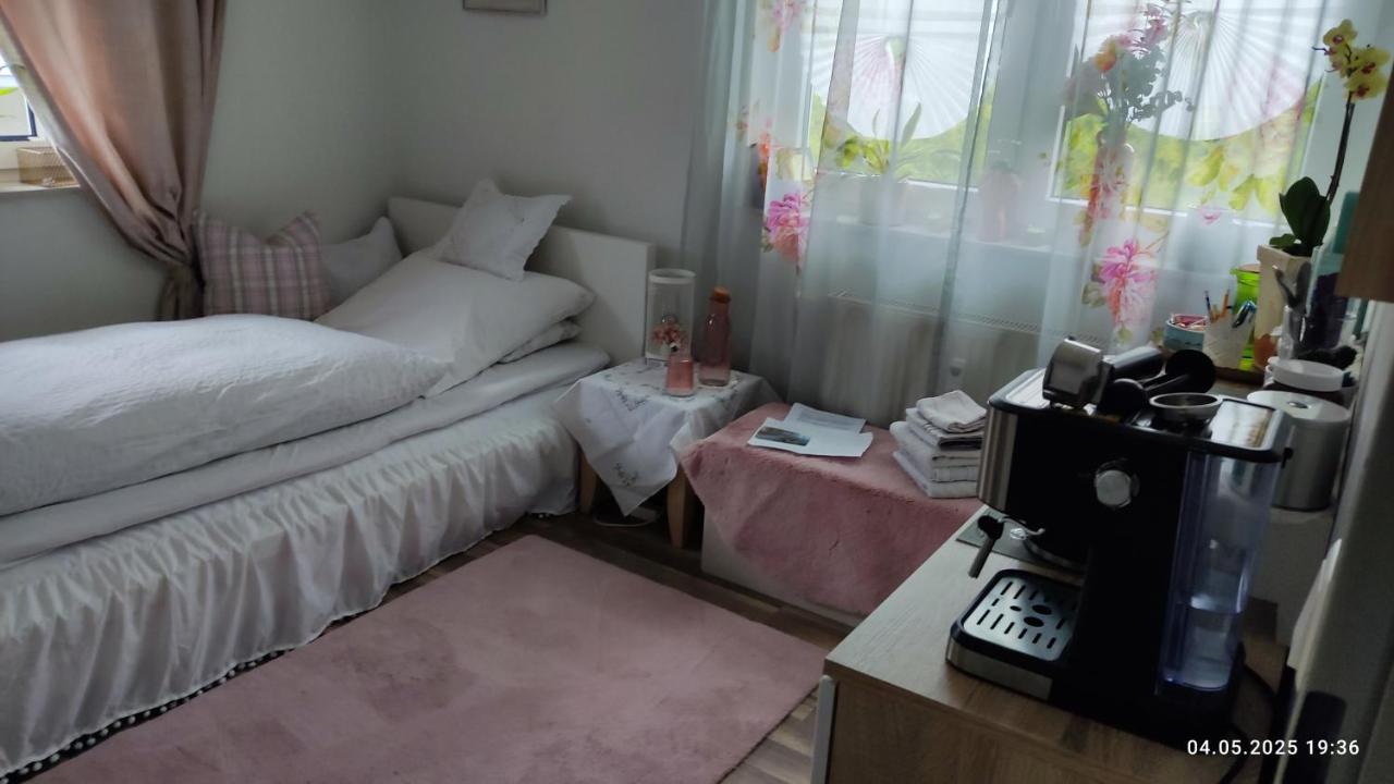 gemütliches Einzelzimmer super late check in möglich - B&B