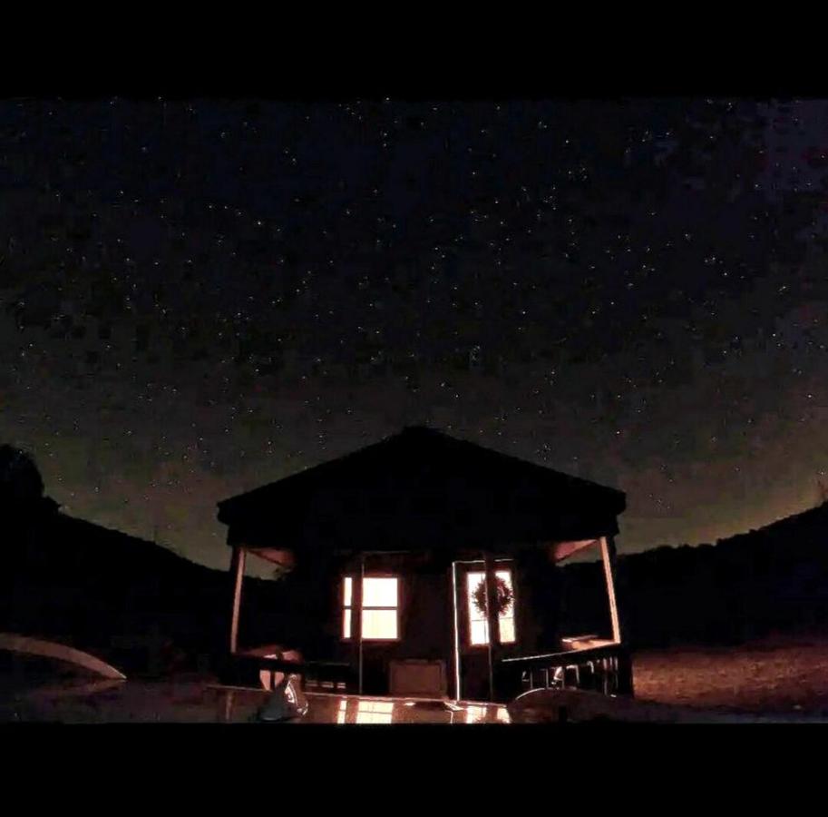 Galeton, Pennsylvania Glamping Cabin, Ideal for a Family Nature Escape - B&B