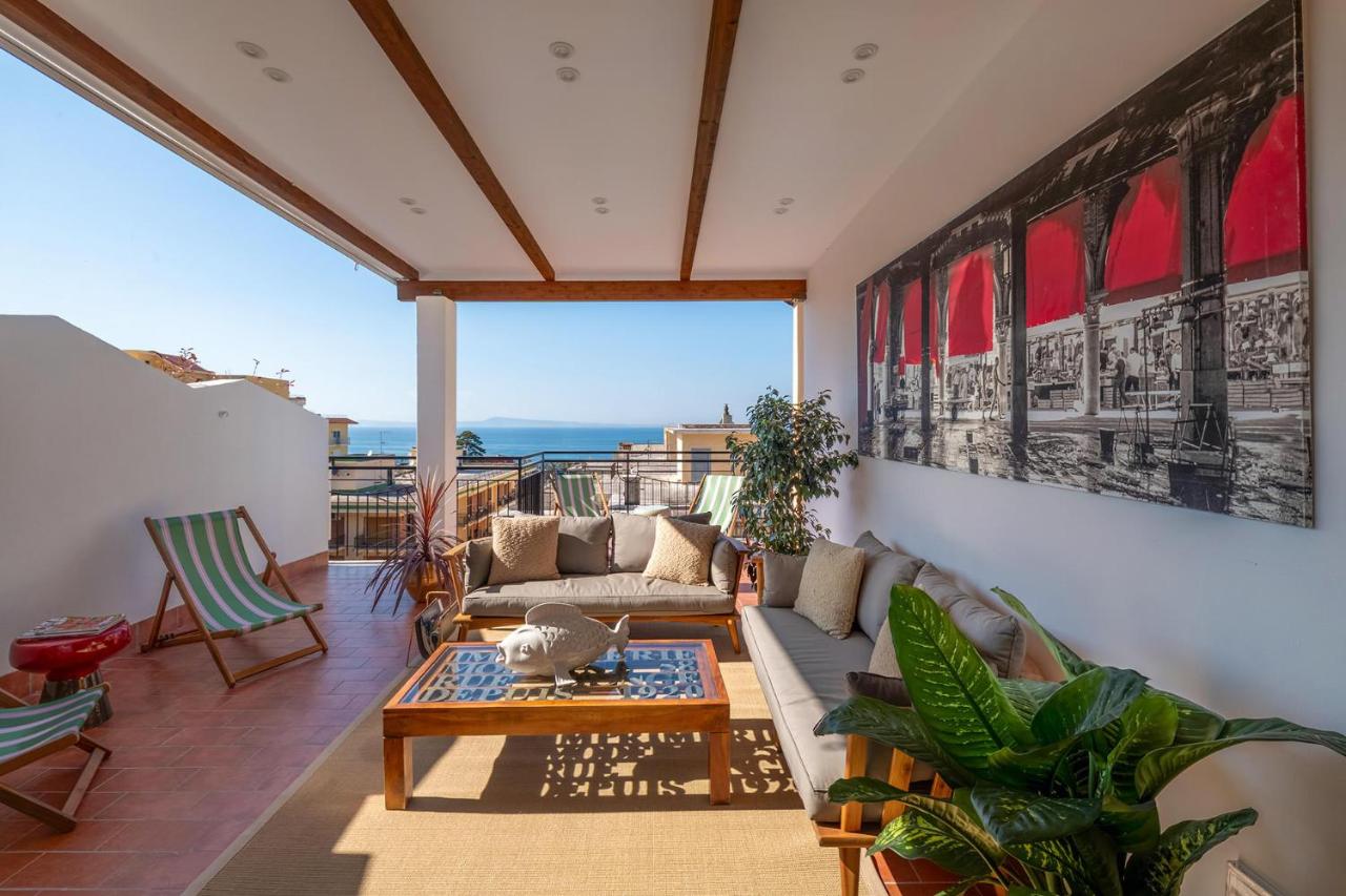 Rooftop 31 with sea view - B&B Sorrento