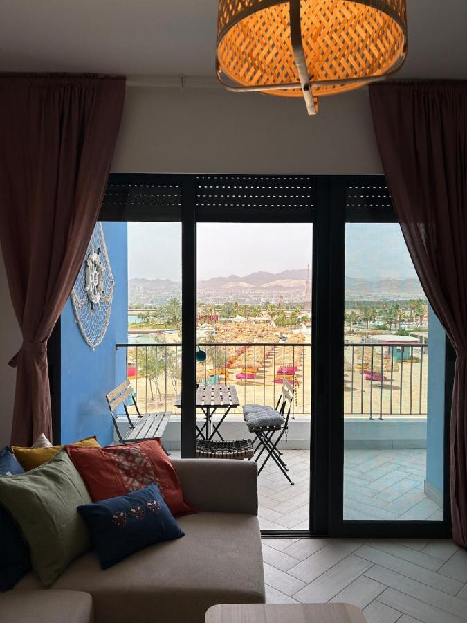 Ayla Beach Apartment Azure 1522 Families only - Chambres d’hôtes Aqaba