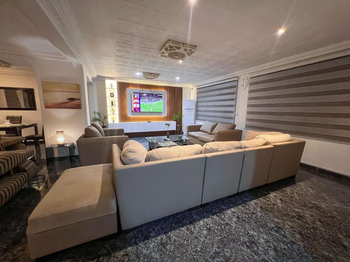 NEWLY LISTED Perfectly located home in East Legon - B&B