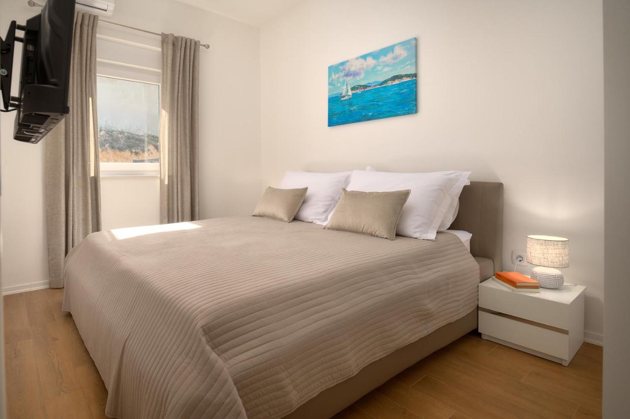 Apartment mit 2 Schlafzimmmern und eigenem Pool