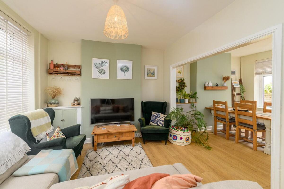 Charming 2-Bed with Backyard near Cardiff Castle - Ferienwohnung Cardiff