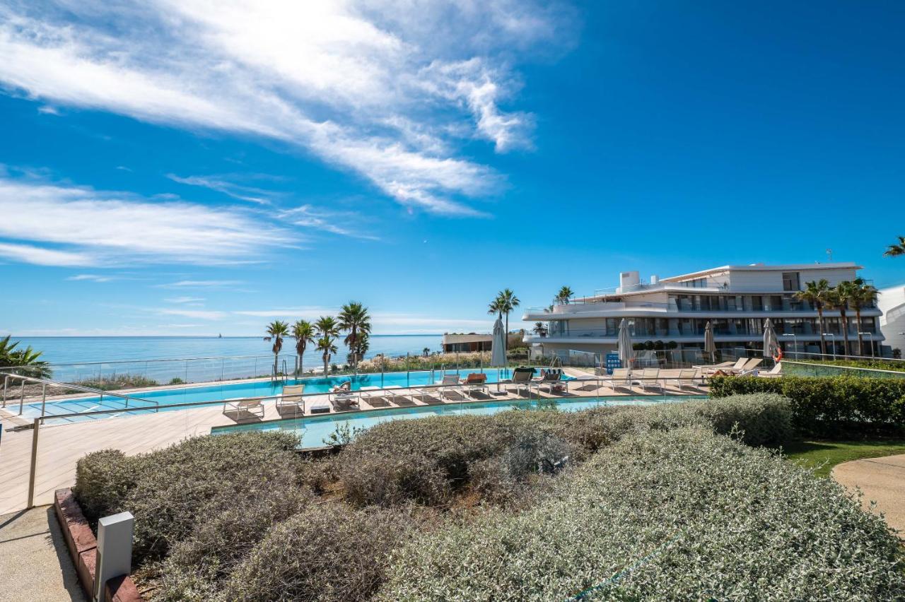 Edge Beachfront 2BR - 3 pools, 1 heated, spa, gym, cowork - B&B Estepona