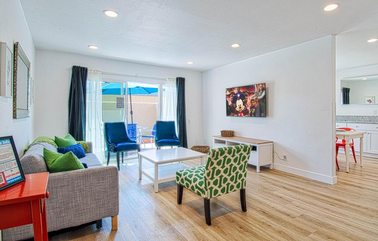 New Suite Escapes 6 by Funtierland Vacation Rentals - B&B Anaheim