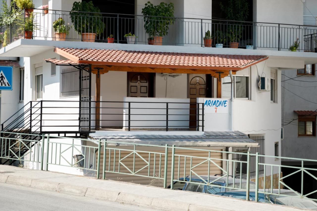 Apartment mit Balkon