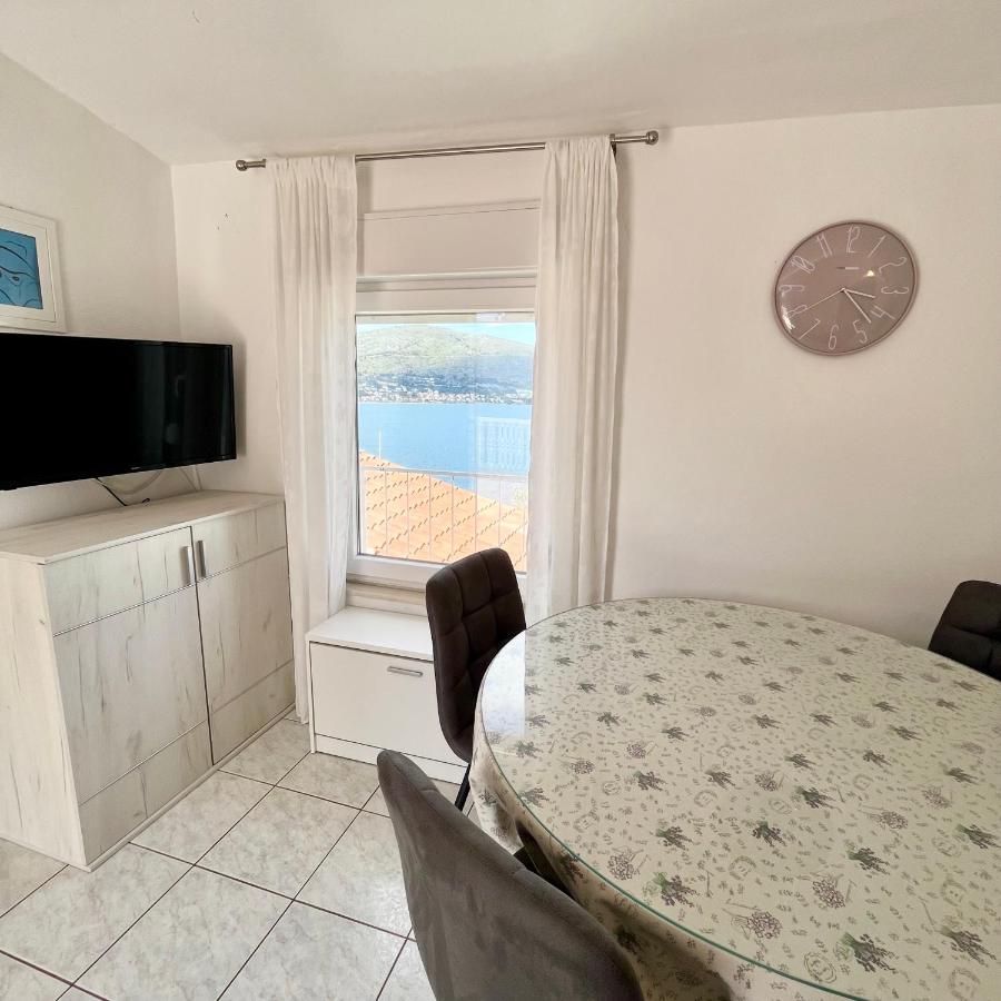 Charming Apartments Dalmatian Misto Čiovo - B&B Okrug Donji
