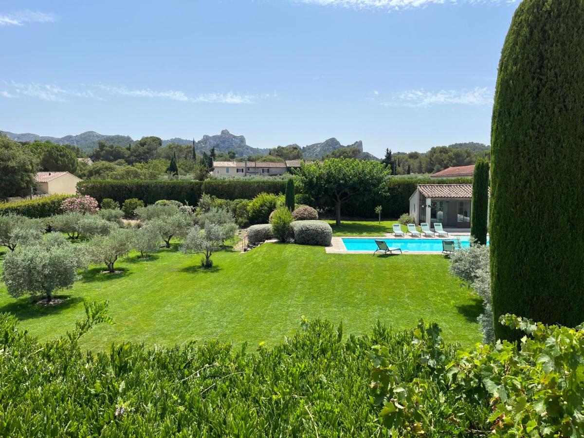 Villa Domitia Splendid View 5mn walk from center of Saint Remy - B&B