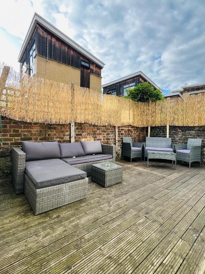 Stylish 2-Bed Garden Flat, 5 Mins to Brixton - B&B London