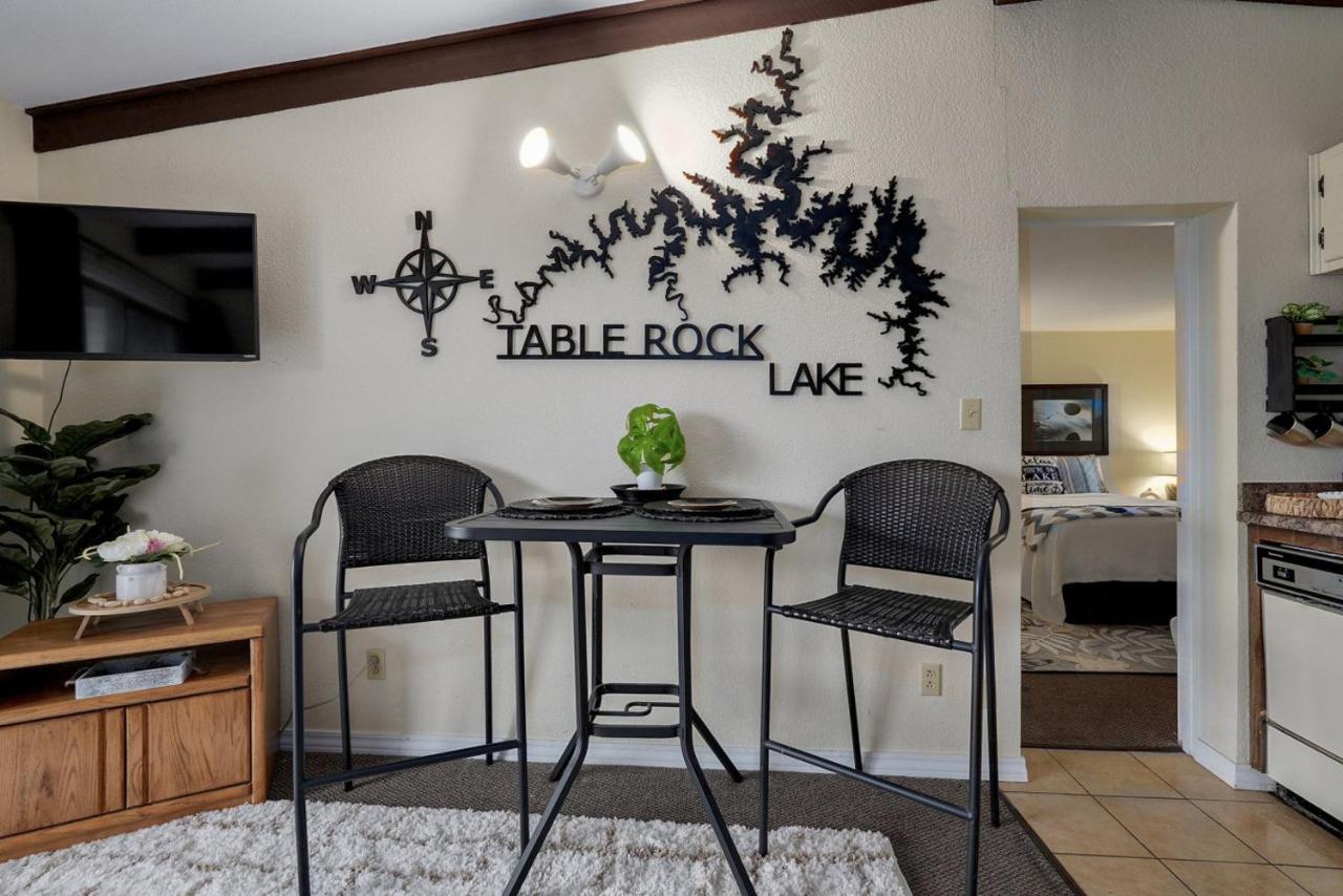 Poolside Retreat at Kimberling Crossing - B&B Kimberling City